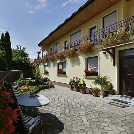 Blumenhof Wegleitner Hotel Illmitz Exterior foto