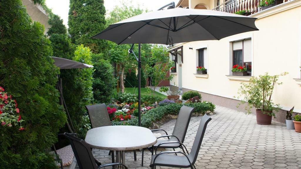 Blumenhof Wegleitner Hotel Illmitz Exterior foto